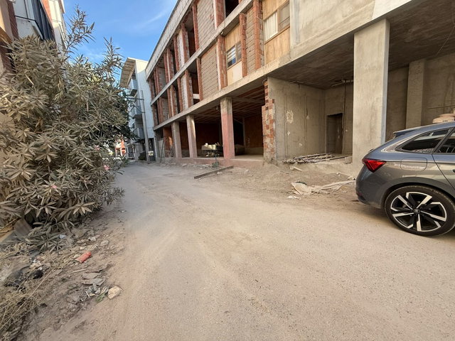TEK TAPU, ÜÇ KATLI.SATILIK 330m2 TİCARİ +ÜSTTE 2 DAİRE