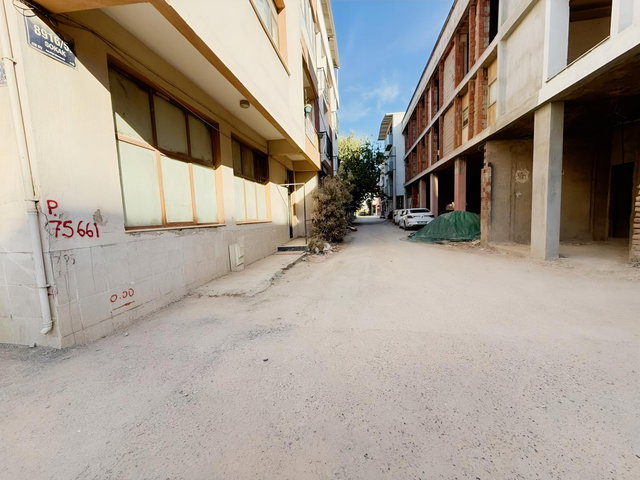 TEK TAPU, ÜÇ KATLI.SATILIK 330m2 TİCARİ +ÜSTTE 2 DAİRE