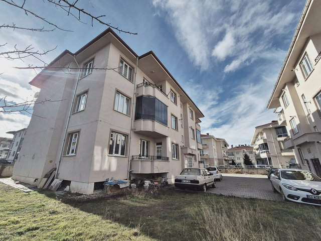 MARS'tan YUNUSEMRE MAHALLESİNDE SATILIK GENİŞ 3+1 DAİRE