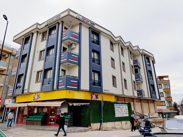 ÜMRANİYE ÇARŞI METRO ARKASINDA ÇARŞIYA 2 DAKİKA 3+1 DAİRE