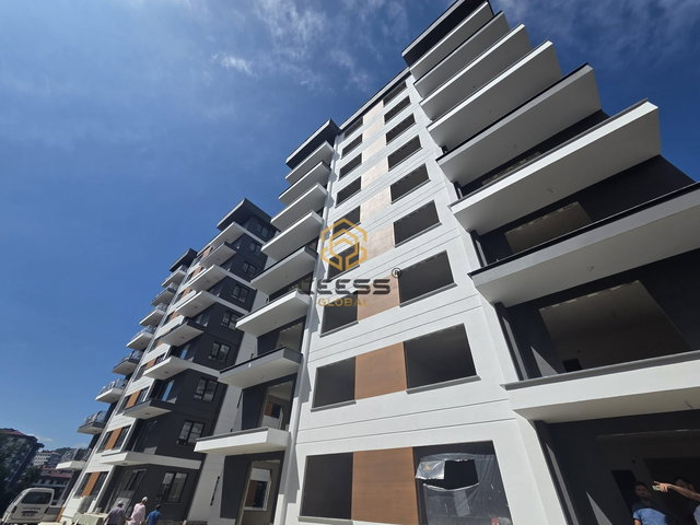 SÜREMENE TERAS REZİDANS'DA SATILIK 4+1 DAİRE