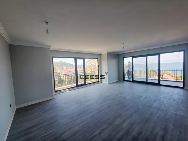 SÜREMENE TERAS REZİDANS'DA SATILIK 4+1 DAİRE