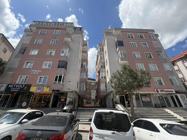UFUKATASEVER GAYRİMENKULDEN MERKEZİ KONUMDA KIRALIK 2+1 DAİRE