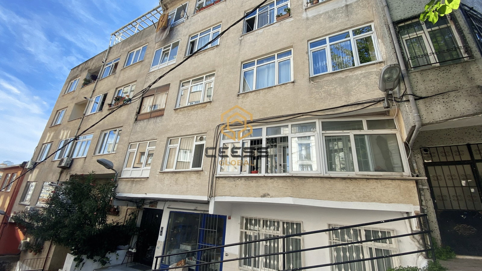 FULYANIN MERKEZİNDE, HER YERE YÜRÜME MESAFESİNDE EŞYALI DAİRE