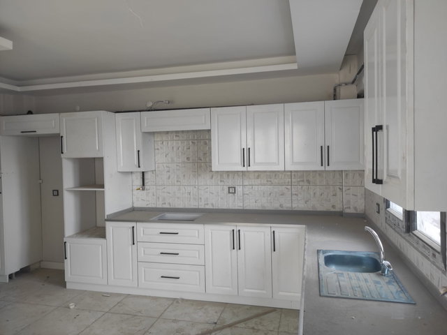YÜZAKI BULVARI VE 100.YIL PARKINA YAKIN SIFIR DAİRE