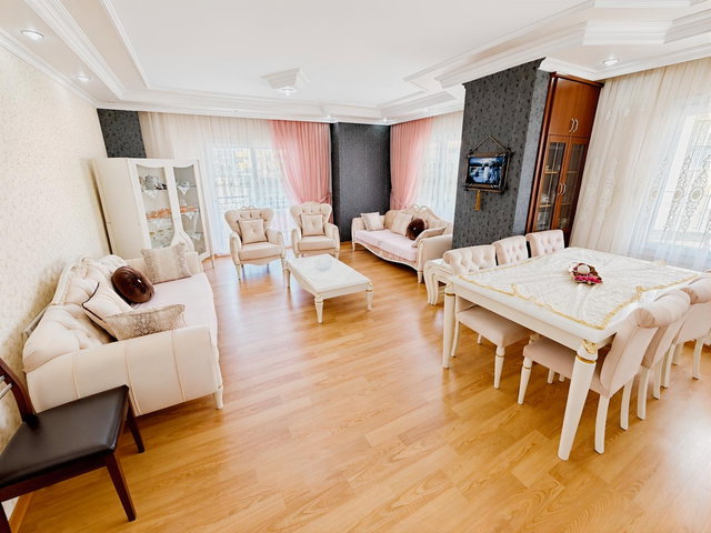 MEZİTLİDE 4+1 BAĞIMSIZ MUTFAK EBEVEYN BANYOLU SATILIK