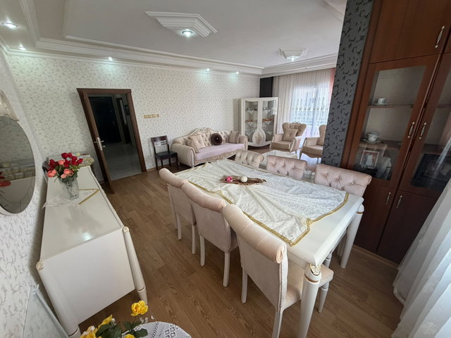 MEZİTLİDE 4+1 BAĞIMSIZ MUTFAK EBEVEYN BANYOLU SATILIK