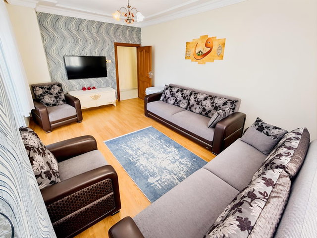 MEZİTLİDE 4+1 BAĞIMSIZ MUTFAK EBEVEYN BANYOLU SATILIK