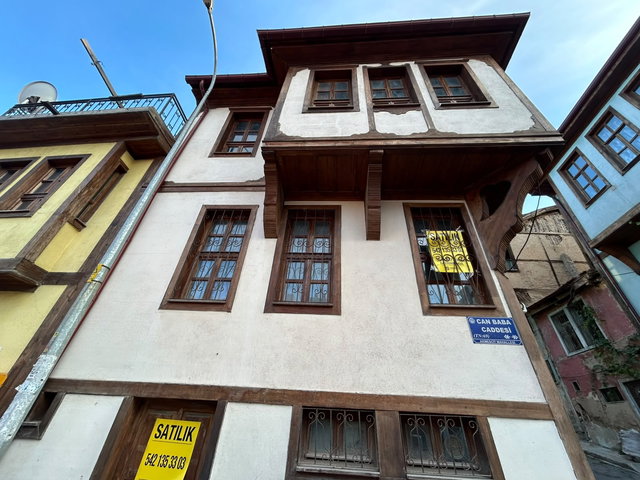TURKUAZ EMLAKTAN AKMESCİT MAHALLESİNDE SATILIK TARİHİ KONAK
