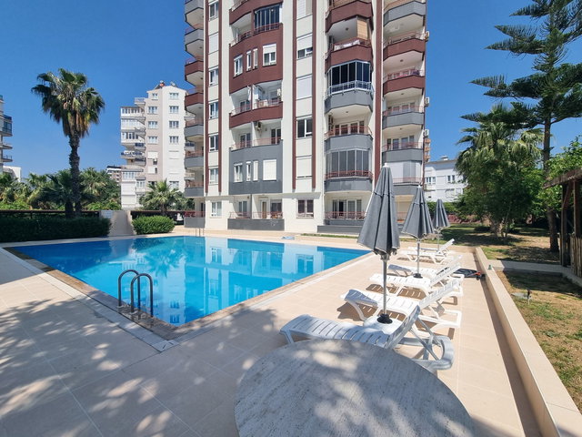 KARPUZKALDIRAN ASKERİ KAMPINA YAKIN DENİZ HAVUZ MANZARALI 2+1