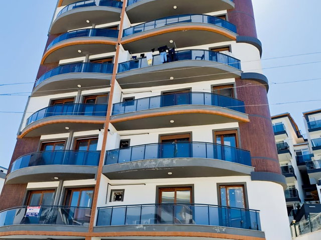 SIFIR BİNADA HAVUZ CEPHELİ 3+1 ARA KAT DAİRE