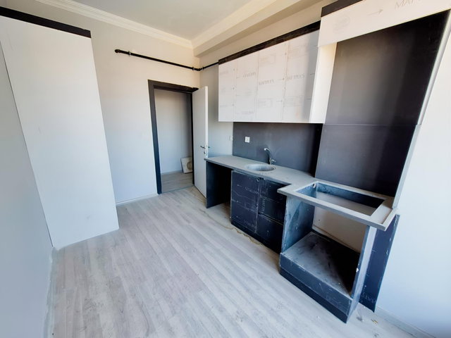 SIFIR BİNADA HAVUZ CEPHELİ 3+1 ARA KAT DAİRE