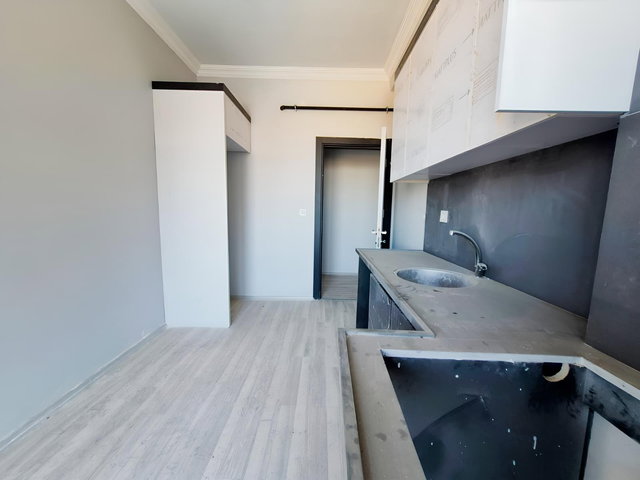 SIFIR BİNADA HAVUZ CEPHELİ 3+1 ARA KAT DAİRE