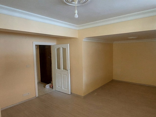 İÇERENKÖY MAH.ACIBADEM ÜNİVERSİTESİ YAKININDA KOT.1 DE 2+1 DAİRE