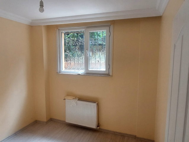 İÇERENKÖY MAH.ACIBADEM ÜNİVERSİTESİ YAKININDA KOT.1 DE 2+1 DAİRE
