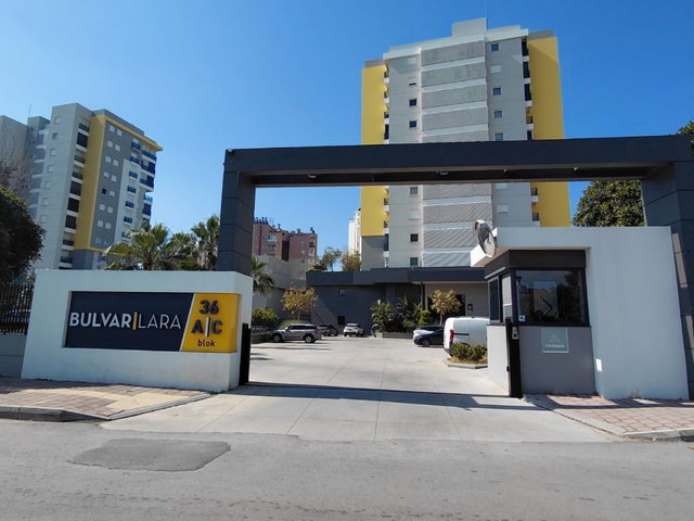 Bulvar Lara 7/24 Güvenlik K.OtoparkJenaratör Eşyalı 1+1 70M2