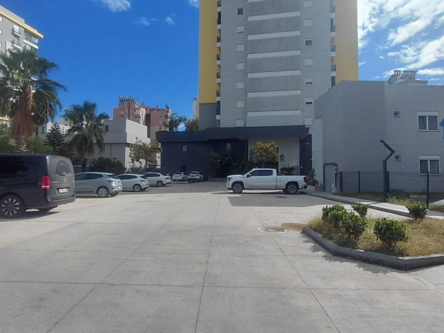 Bulvar Lara 7/24 Güvenlik K.OtoparkJenaratör Eşyalı 1+1 70M2