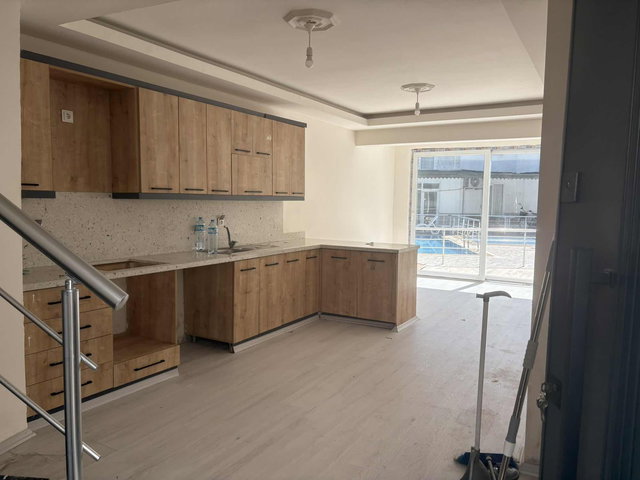 OTELLER BÖLGESİNDE 2+1KİRALIK VİLLA