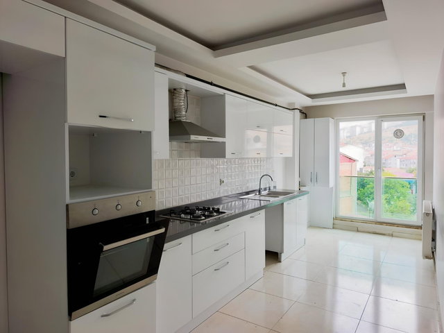 PEX ANKADAN EMEKSİZ SAAT KULESİ YANI HA*SARSIZ KİRALIK 2+1 DAİRE