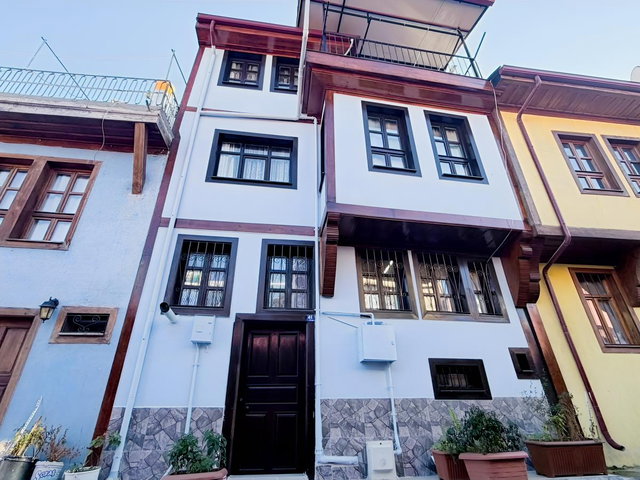 TURKUAZ EMLAK'TAN AKMESCİT MAHALLESİNDE SATILIK EŞYALI KÖŞK