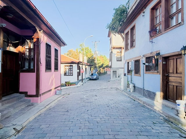 TURKUAZ EMLAK'TAN AKMESCİT MAHALLESİNDE SATILIK EŞYALI KÖŞK