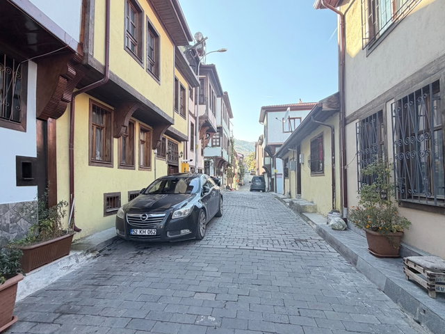 TURKUAZ EMLAK'TAN AKMESCİT MAHALLESİNDE SATILIK EŞYALI KÖŞK