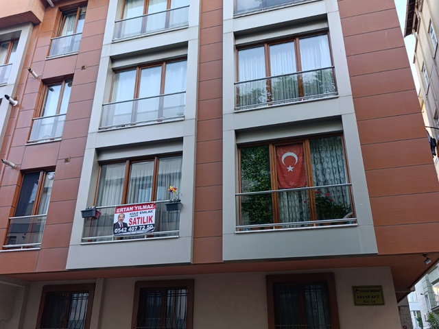 ÜSKÜDAR CUMHURİYET MAHALLESİNDE ÖZEL YAPIM 2+1 LÜKS DAİRE