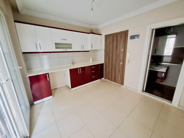 ÜNİVERSİTE YÜRÜME MESAFESİ 1+1 BALKON-OTOPARK-ASANSÖR ESYASIZ