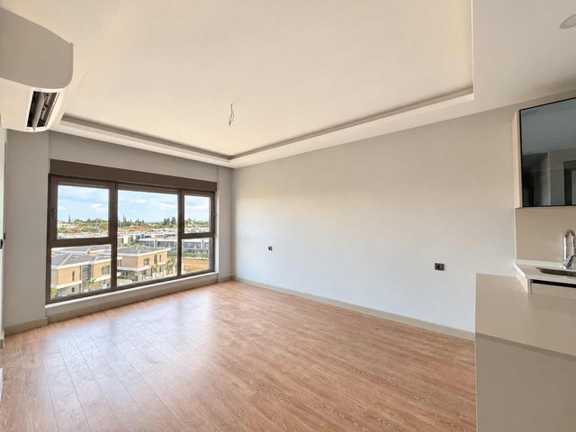 Sky Diamond'da Havuzlu Sitede Ebeveyn Banyolu 2+1 Kiralık Daire