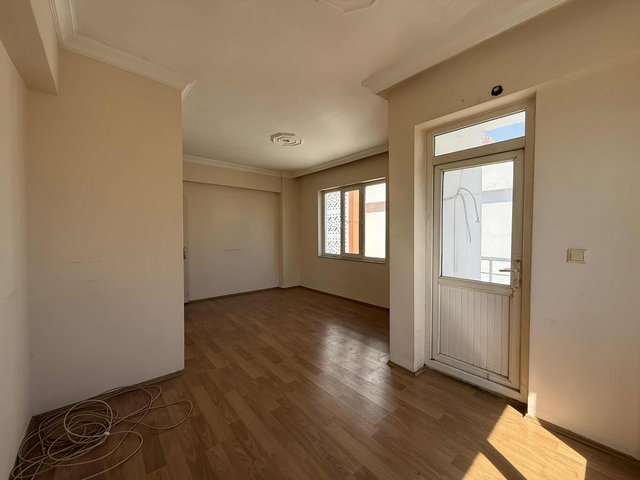 Gebizlide Merkezi Konumda 135 m² 3+1 Ayrı Mutfaklı Dubleks