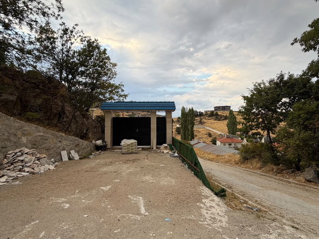 TURKUAZ EMLAKTAN ÇAKIR KÖY MAHALLESİNDE HAVUZLU LÜKS VİLLA