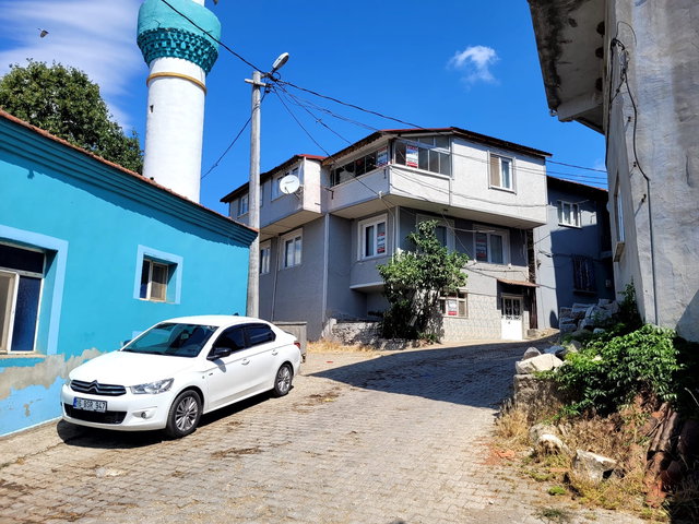 BKE BURSA KILIÇ TN ORHANGAZİ ÜREĞİL DE SATILIK BAHÇELİ TRİBLEX