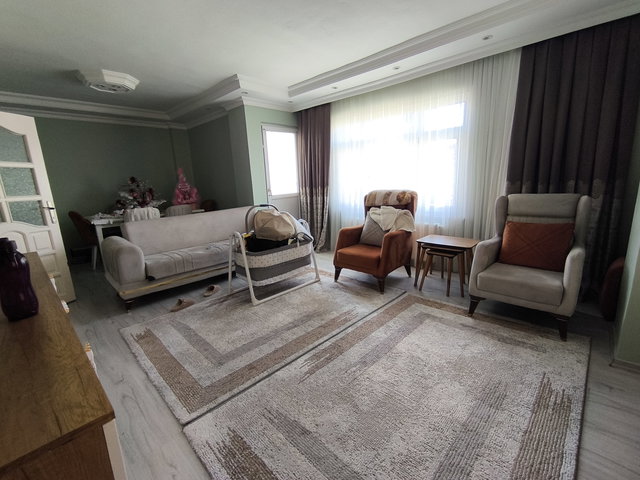 BAĞCILAR HÜRRİYET MAHALLESİ MERKEZİ KONUMDA!! 2+1 SATILIK DAİRE