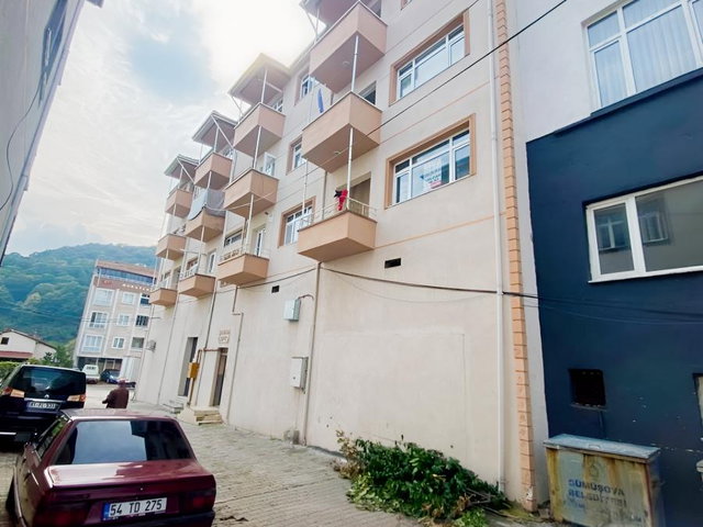 GÜMÜŞOVA MERKEZ DE ÜNİVERSİTE YANINDA 2+1 ARA KAT EŞYALI KİRALIK