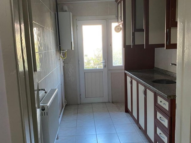 GÜMÜŞOVA MERKEZ DE ÜNİVERSİTE YANINDA 2+1 ARA KAT EŞYALI KİRALIK