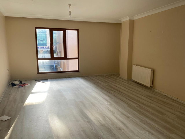 GÜMÜŞOVA MERKEZ DE ÜNİVERSİTE YANINDA 2+1 ARA KAT EŞYALI KİRALIK