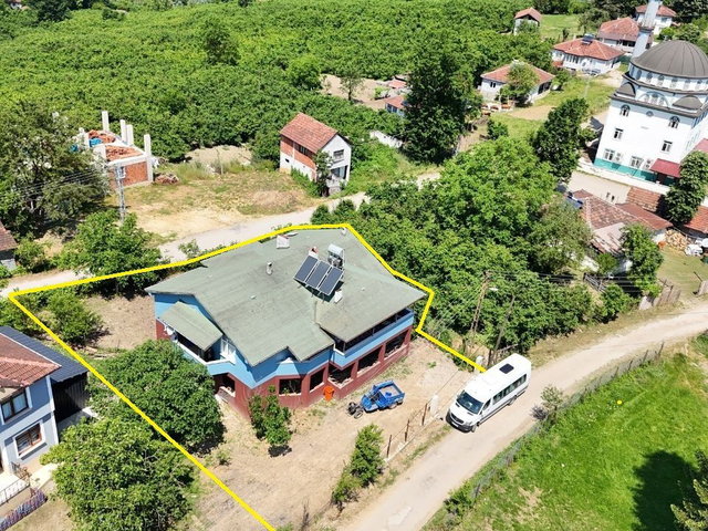 KÖY İÇİNDE 560 M2 ARSA ÜZERİNDE 2 KATLI MÜSTAKİL EV. İSKANLI