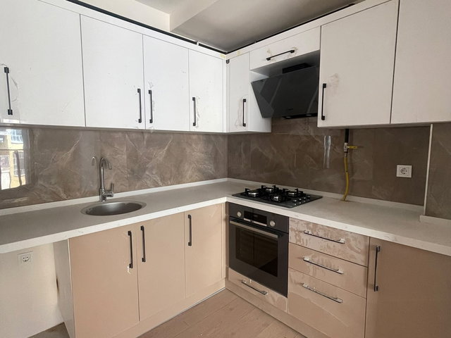 Bornova Küçükparkta eşsiz lokasyon fırsat Kiralık