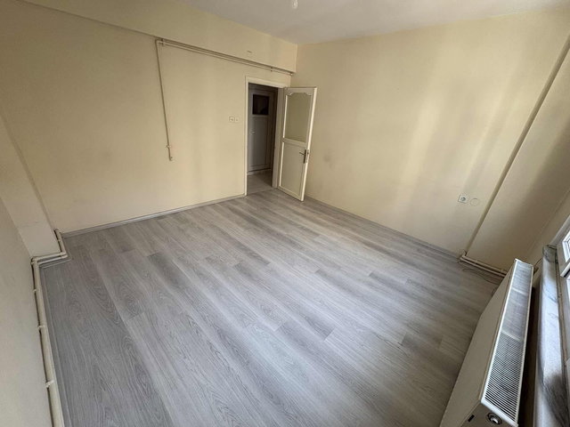 MRT GRUPTAN DAVUTPAŞADA AİLE BİNASINDA KİRALIK 2+1 1.KAT DAİRE