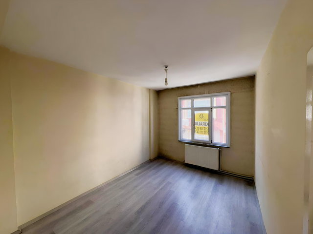 MRT GRUPTAN DAVUTPAŞADA AİLE BİNASINDA KİRALIK 2+1 1.KAT DAİRE