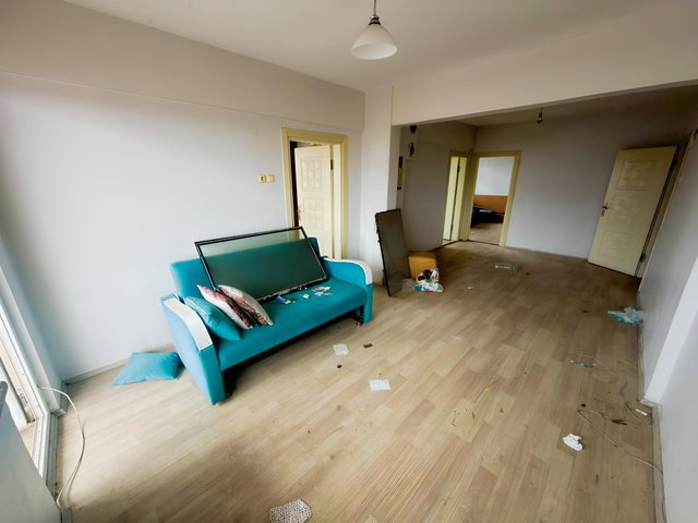 CARŞI MERKEZDE MİLLET BAHCESİNE YAKIN 2+1 SATILIK DAİRE
