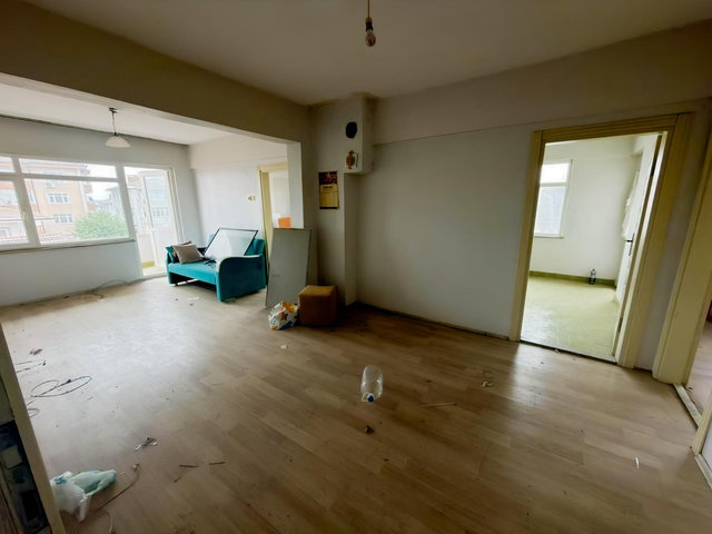 CARŞI MERKEZDE MİLLET BAHCESİNE YAKIN 2+1 SATILIK DAİRE