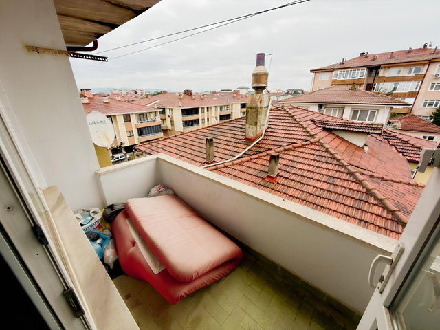 CARŞI MERKEZDE MİLLET BAHCESİNE YAKIN 2+1 SATILIK DAİRE
