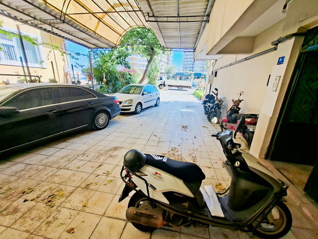 YENİ DÖRT YOL YANI ANA CADDE ÜSTÜ ARA KAT UYGUN FİYATLI
