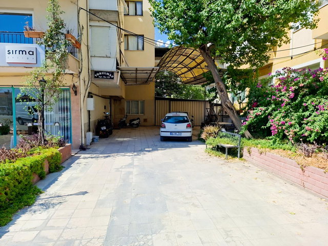 YENİ DÖRT YOL YANI ANA CADDE ÜSTÜ ARA KAT UYGUN FİYATLI