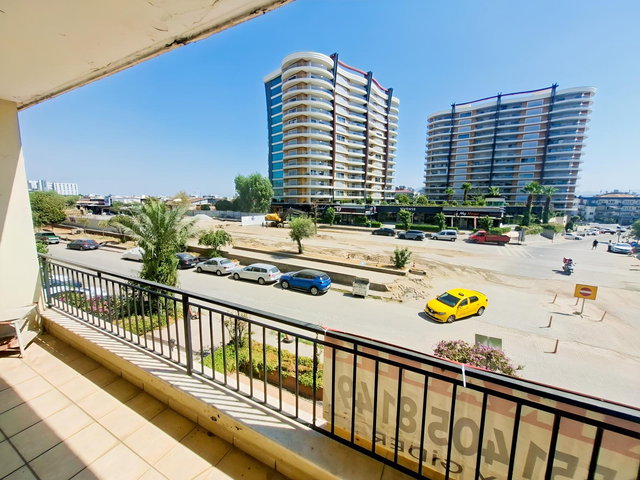 YENİ DÖRT YOL YANI ANA CADDE ÜSTÜ ARA KAT UYGUN FİYATLI