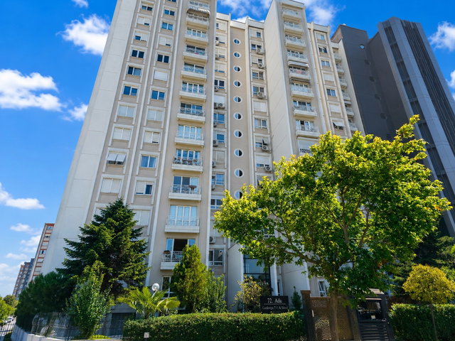 BOŞ**ATAŞEHİR MİGROS YAKINI GARDENYA 4+1 SATILIK**BOŞ