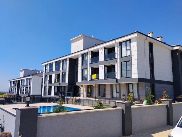 PARS'TAN KERVANCI KORUDA HAVUZ CEPHE 1+1 SATILIK DAİRE