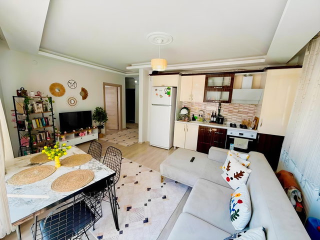 VAN AVM YANI SATILIK 1+1 TERASLI DAİRE