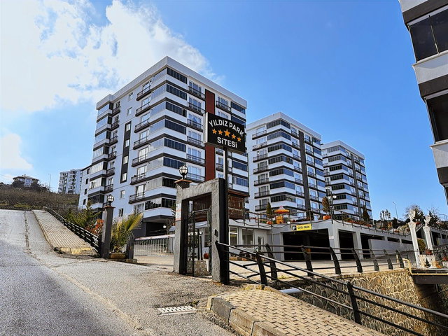 TRABZON HAVAALANI PELİTLİ MAH. SİTE İÇİ SATILIK LÜKS DAİRE